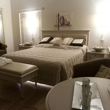 Heraclea House * Χβαρ